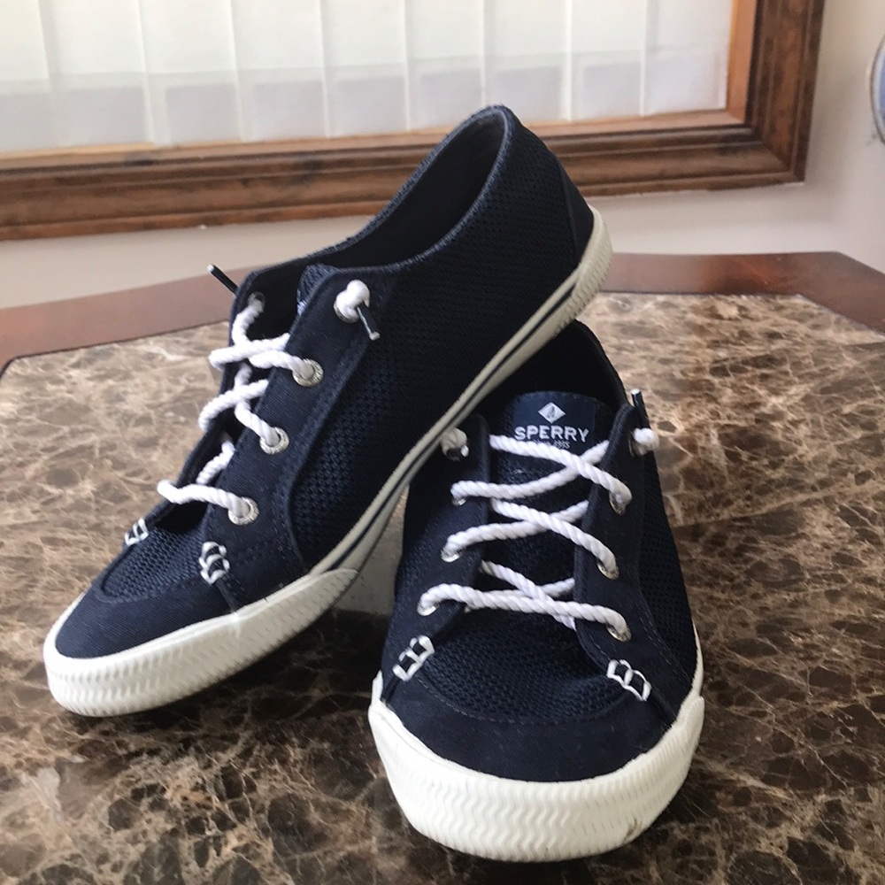 Sperry sneakers sz 8.5